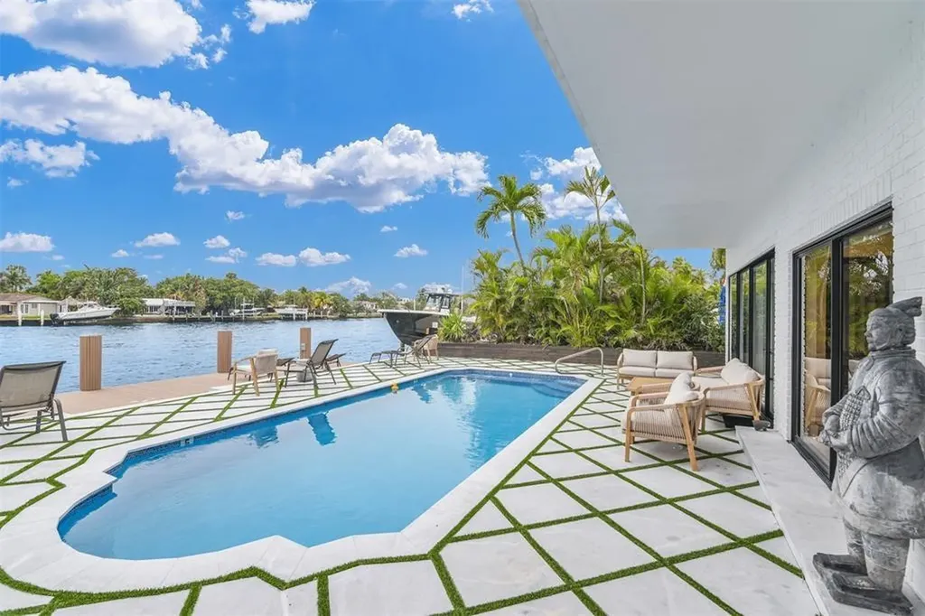 319 S Riverside Drive Pompano Beach FL 33062