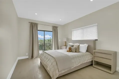 319 S Riverside Drive Pompano Beach FL 33062