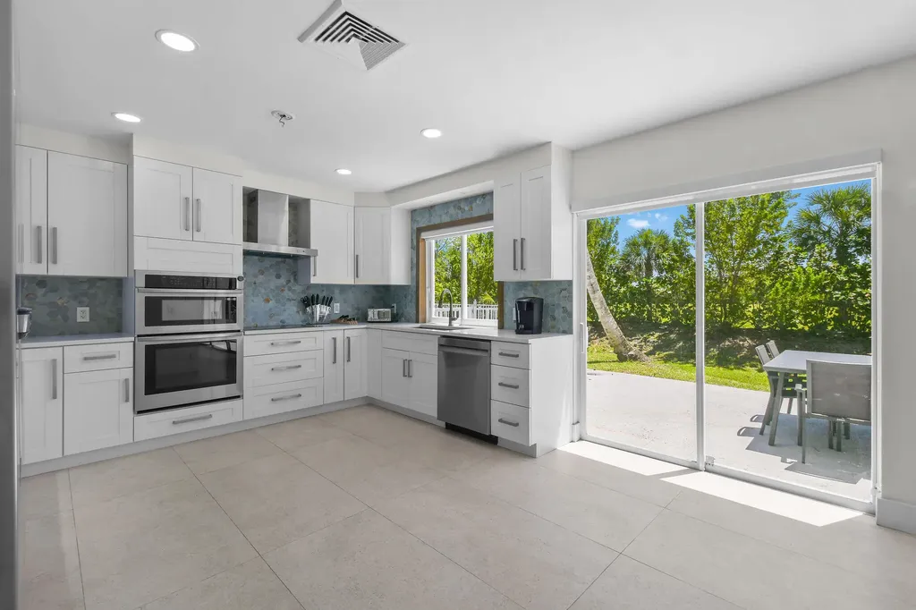 114 N Beach Road Jupiter Island FL 33455