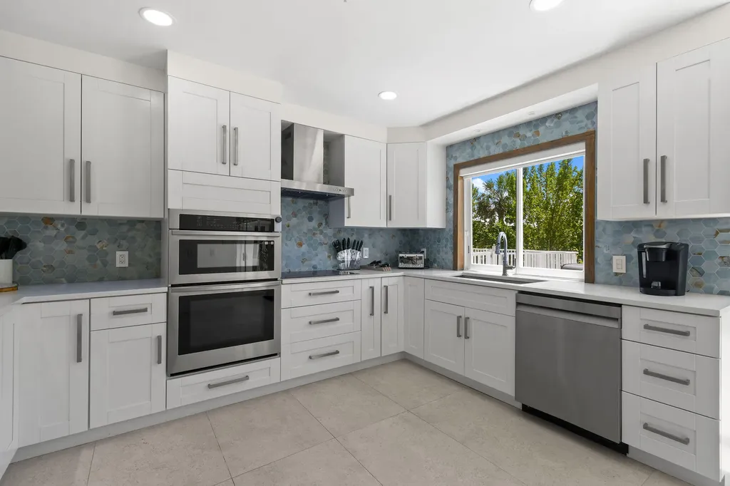 114 N Beach Road Jupiter Island FL 33455