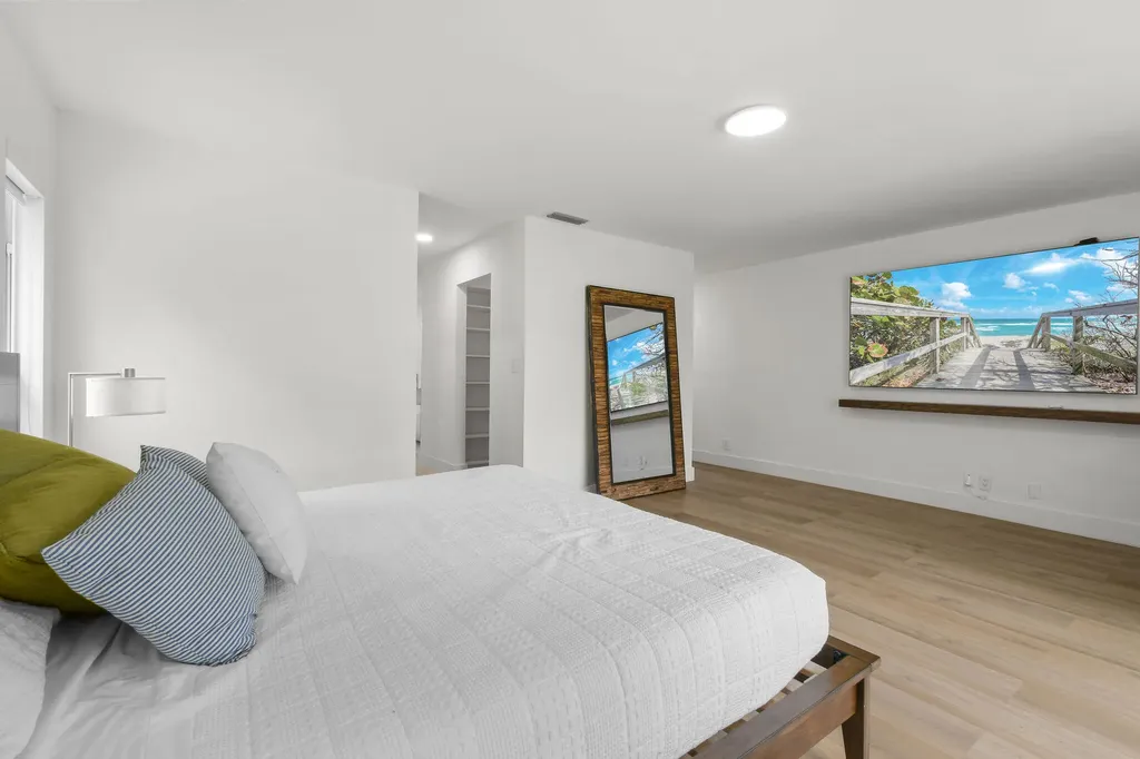 114 N Beach Road Jupiter Island FL 33455