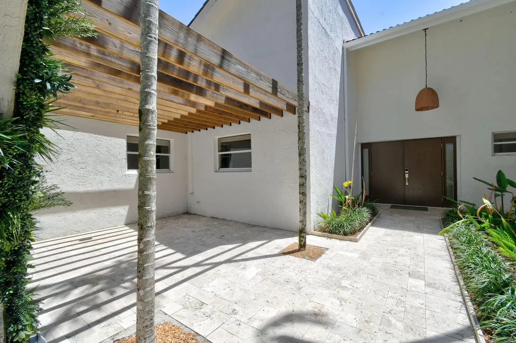 114 N Beach Road Jupiter Island FL 33455