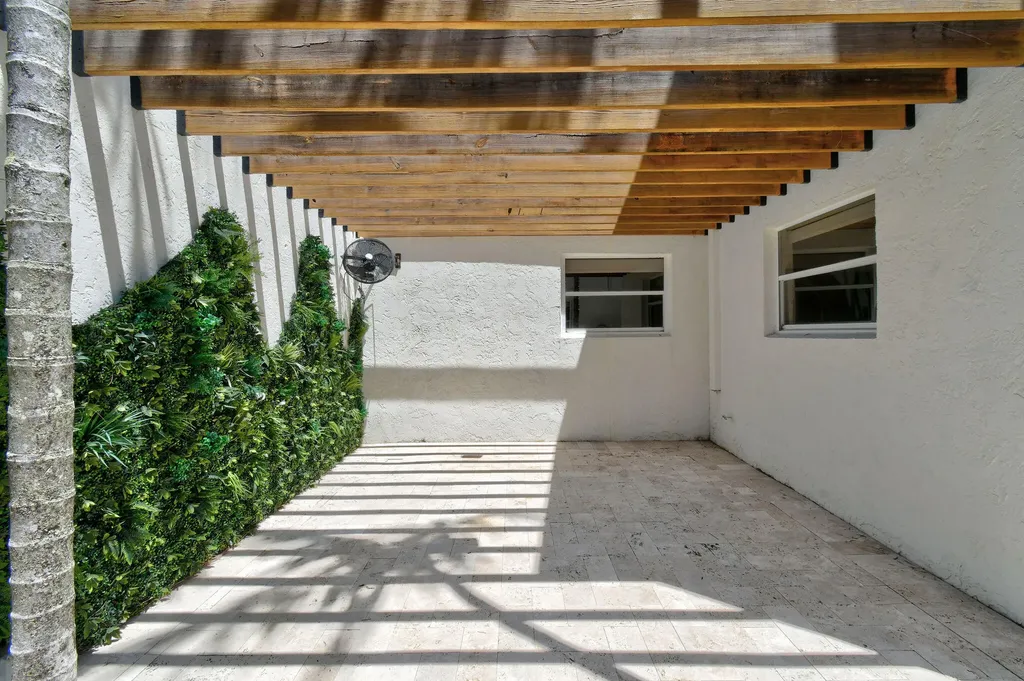 114 N Beach Road Jupiter Island FL 33455