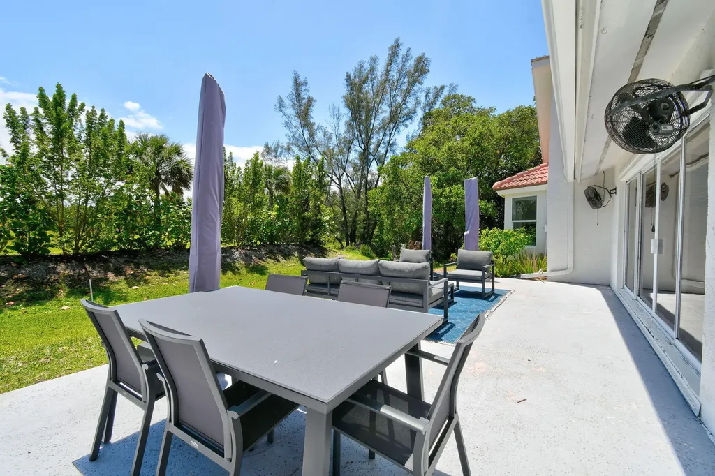 114 N Beach Road Jupiter Island FL 33455