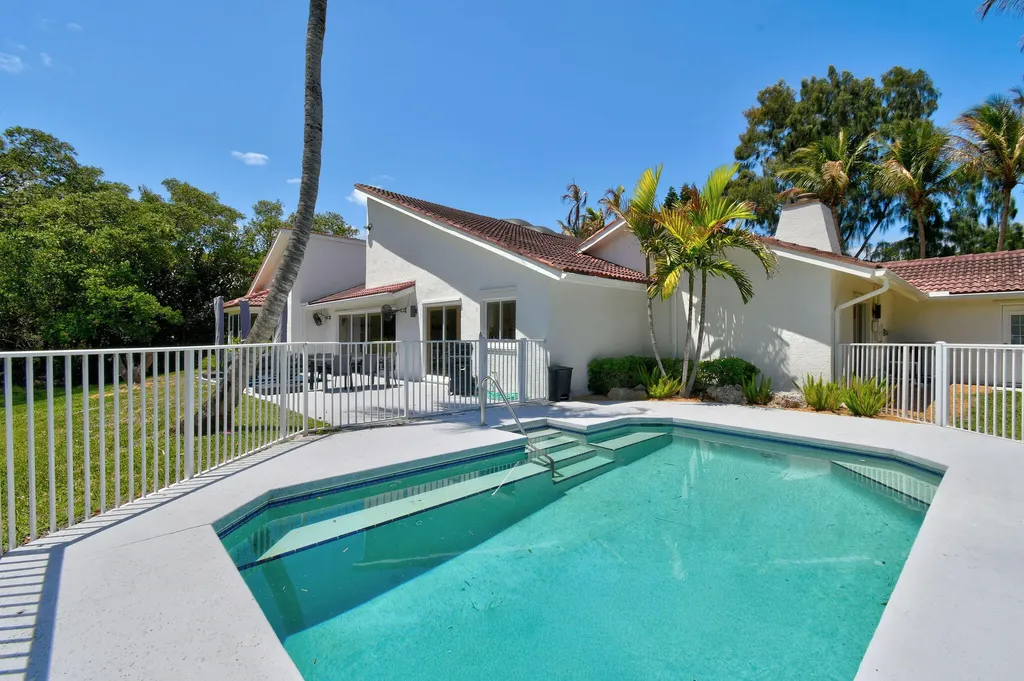 114 N Beach Road Jupiter Island FL 33455