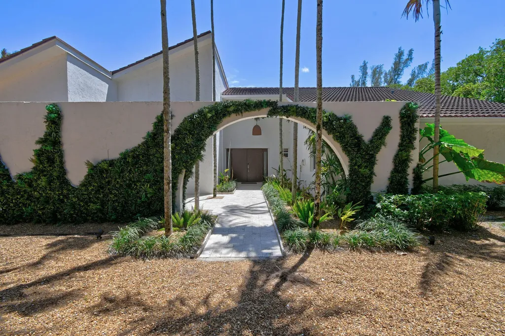 114 N Beach Road Jupiter Island FL 33455