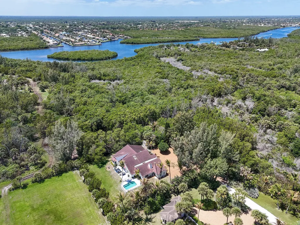 114 N Beach Road Jupiter Island FL 33455