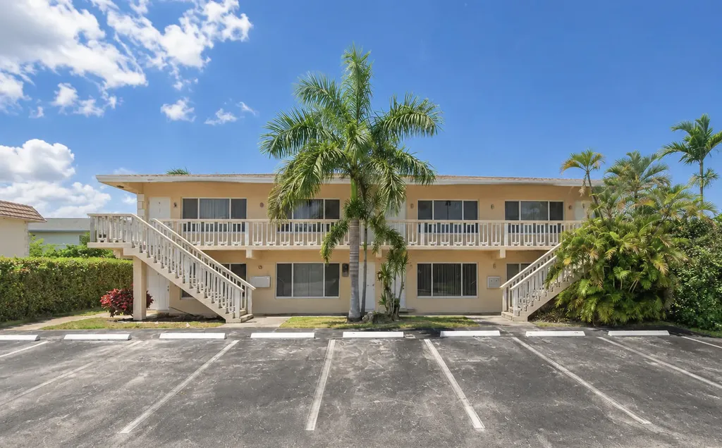 2141 NE 41st Street Lighthouse Point FL 33064