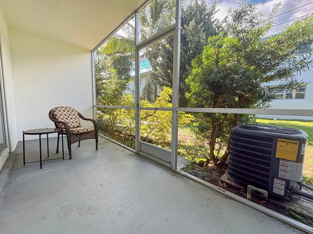 2141 NE 41st Street Lighthouse Point FL 33064