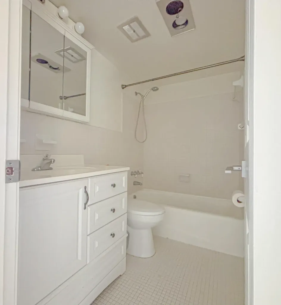 2141 NE 41st Street Lighthouse Point FL 33064