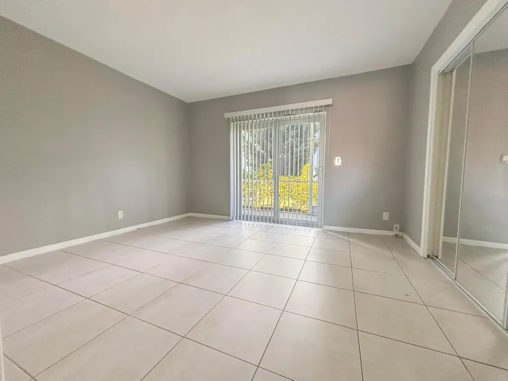 2141 NE 41st Street Lighthouse Point FL 33064
