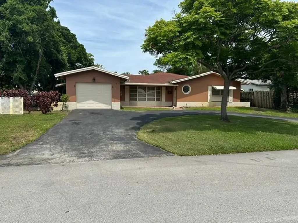 732 SE 11th Avenue Deerfield Beach FL 33441