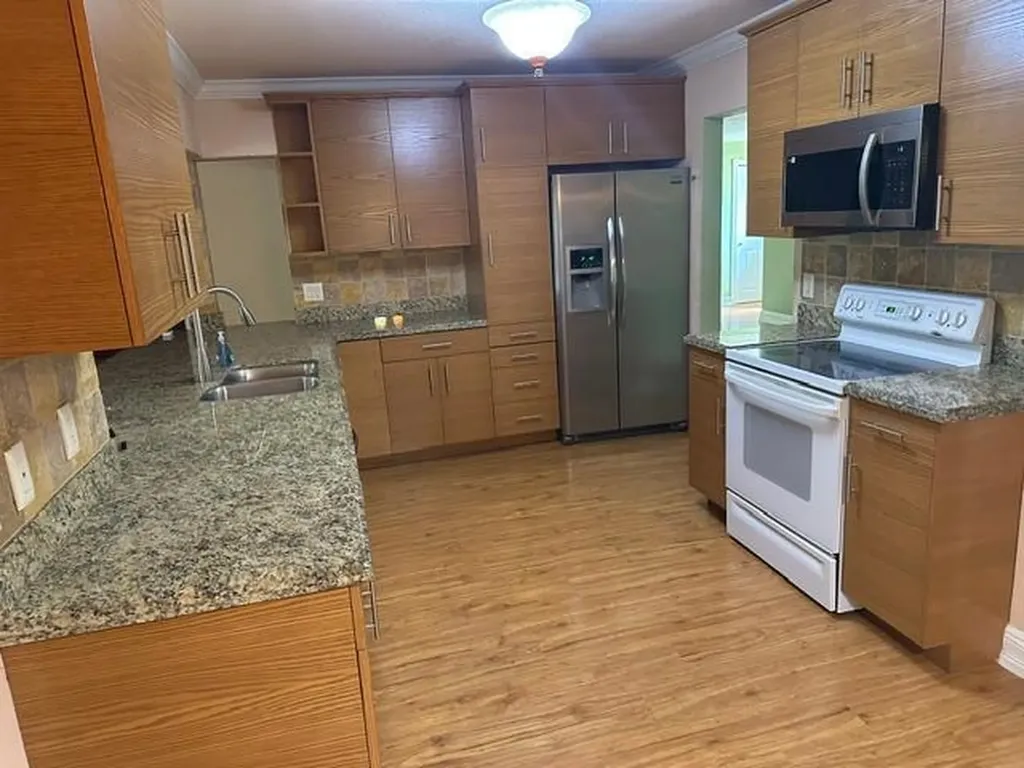 732 SE 11th Avenue Deerfield Beach FL 33441