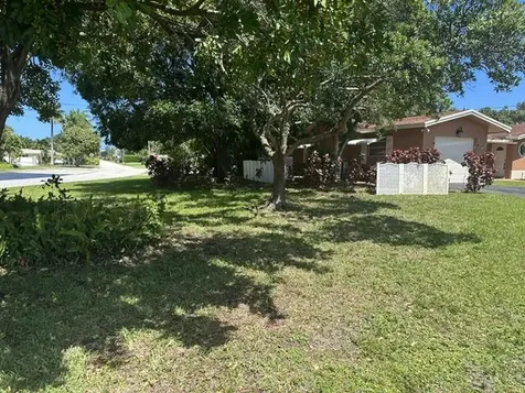 732 SE 11th Avenue Deerfield Beach FL 33441