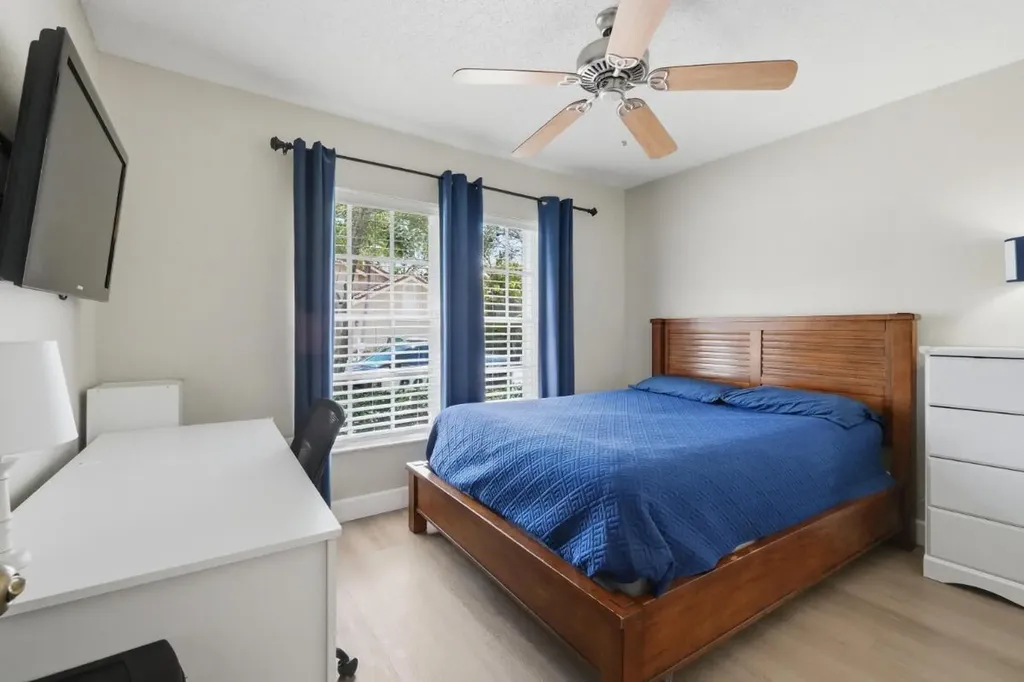 215 NW 117th Way Coral Springs FL 33071