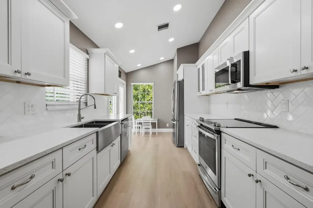 215 NW 117th Way Coral Springs FL 33071