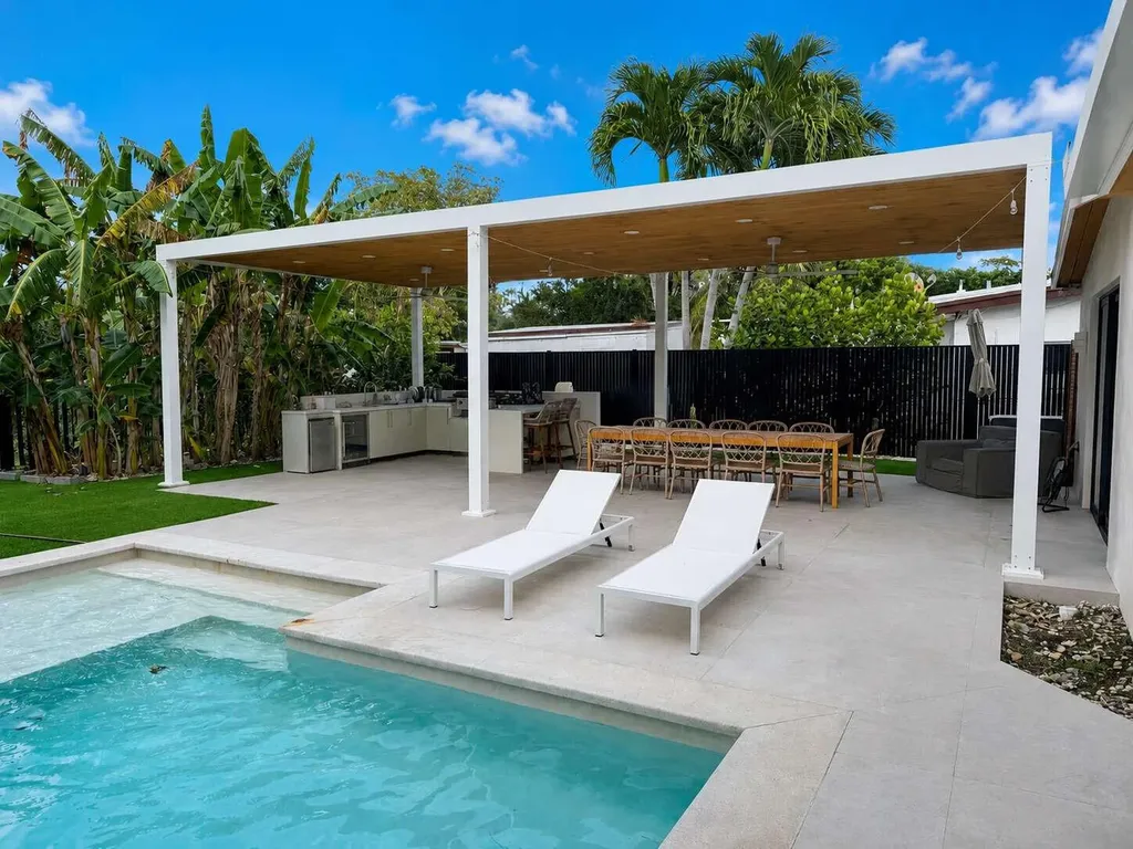 2341 NE 192nd Street Miami FL 33180