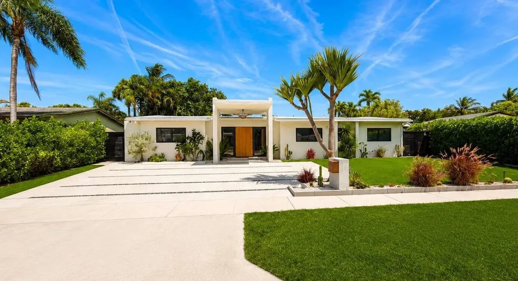 2341 NE 192nd Street Miami FL 33180
