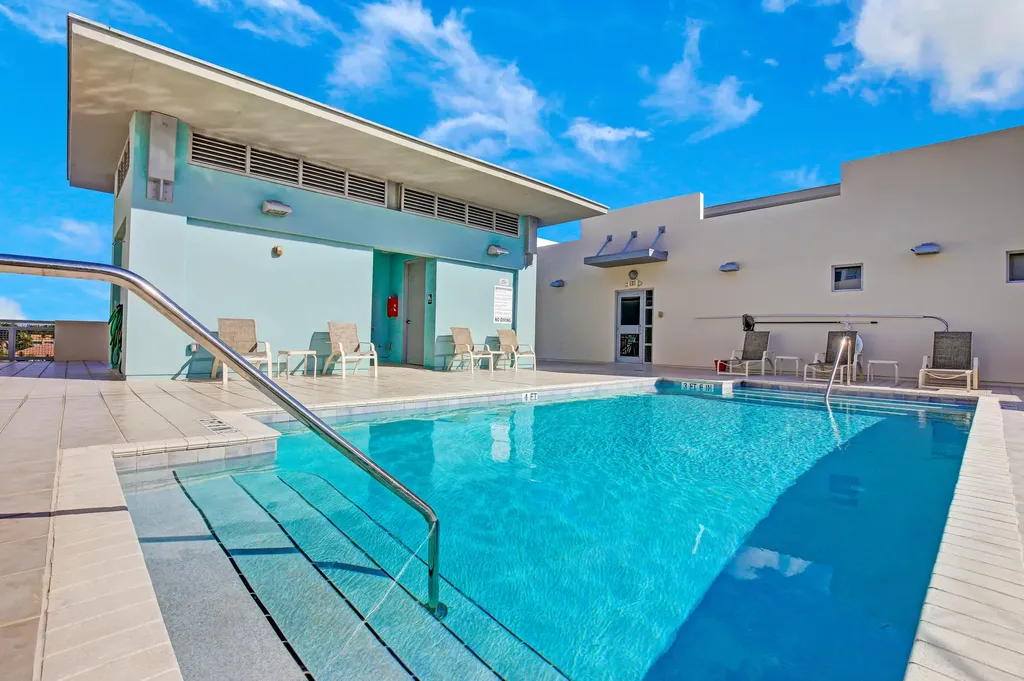 335 SE 6th Avenue Delray Beach FL 33483