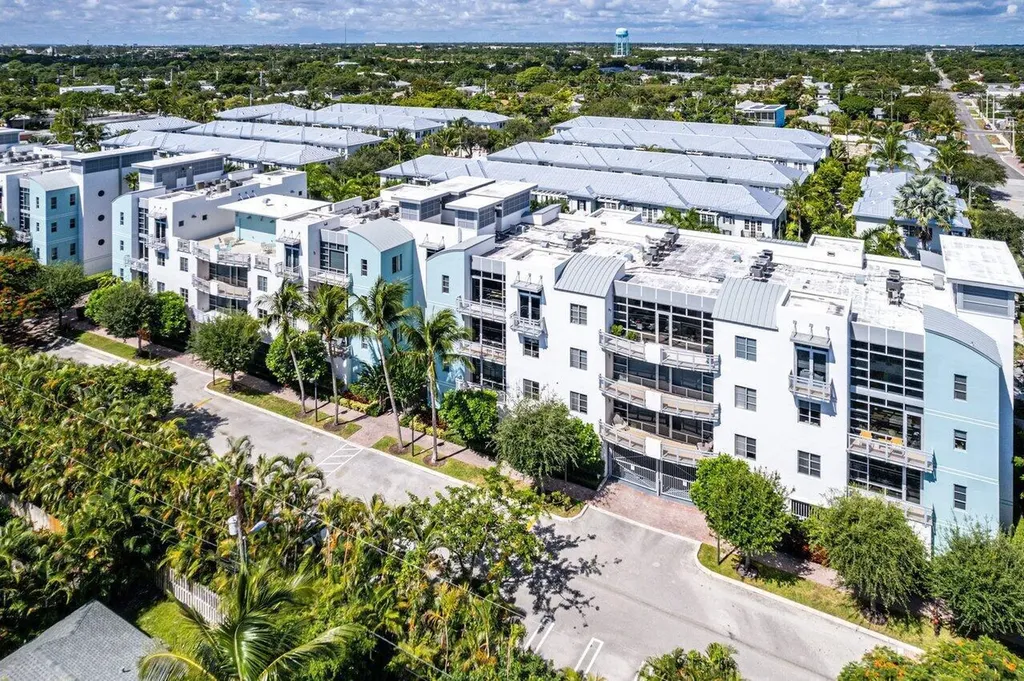 335 SE 6th Avenue Delray Beach FL 33483