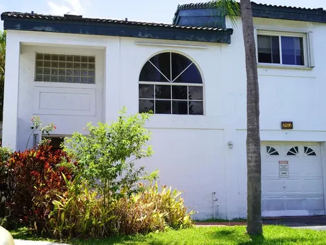 253 NE 211th Terrace North Miami Beach FL 33179