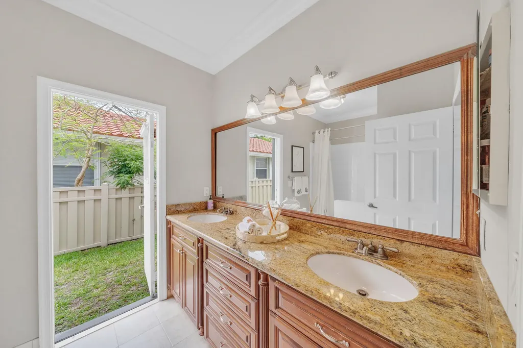 4245 NW 65th Avenue Coral Springs FL 33067