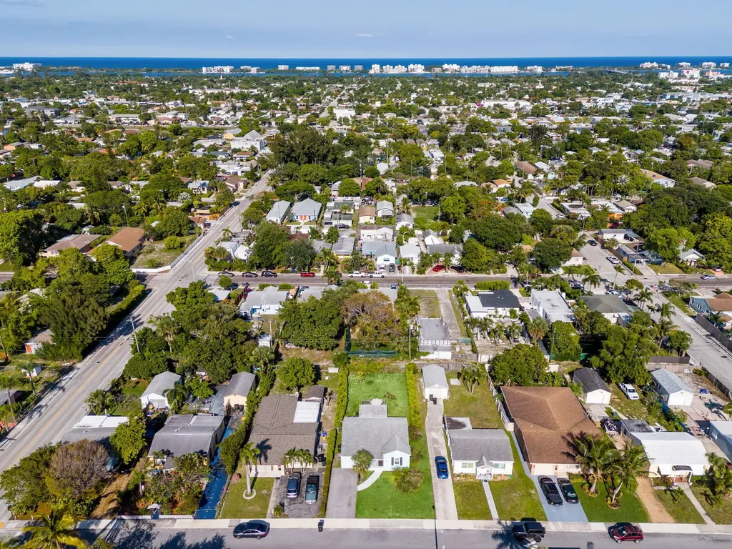 620 N B Street Lake Worth Beach FL 33460