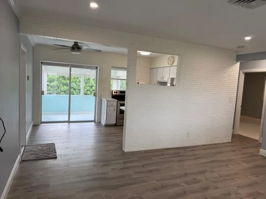6781 Charleston Street Hollywood FL 33024
