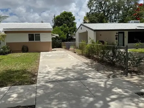 6781 Charleston Street Hollywood FL 33024