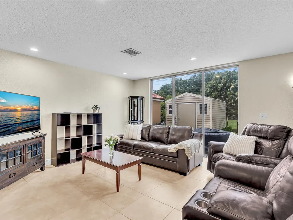 10909 NW 46th Drive Coral Springs FL 33076