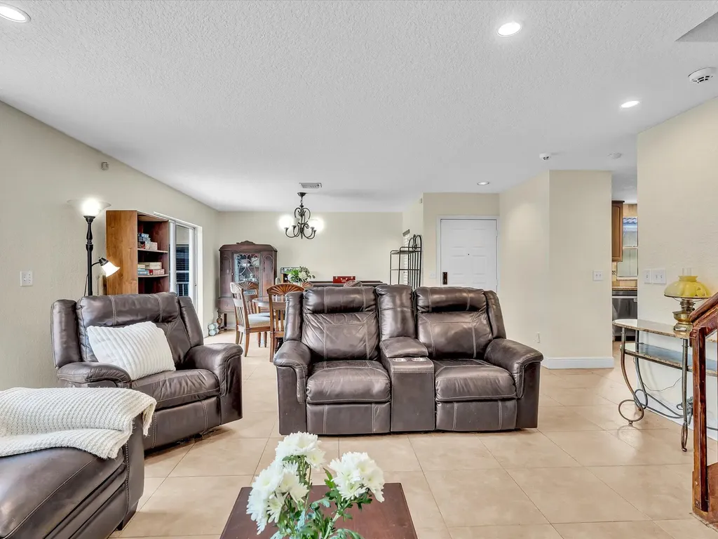 10909 NW 46th Drive Coral Springs FL 33076