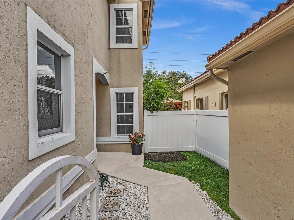 10909 NW 46th Drive Coral Springs FL 33076