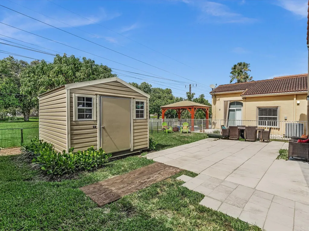 10909 NW 46th Drive Coral Springs FL 33076