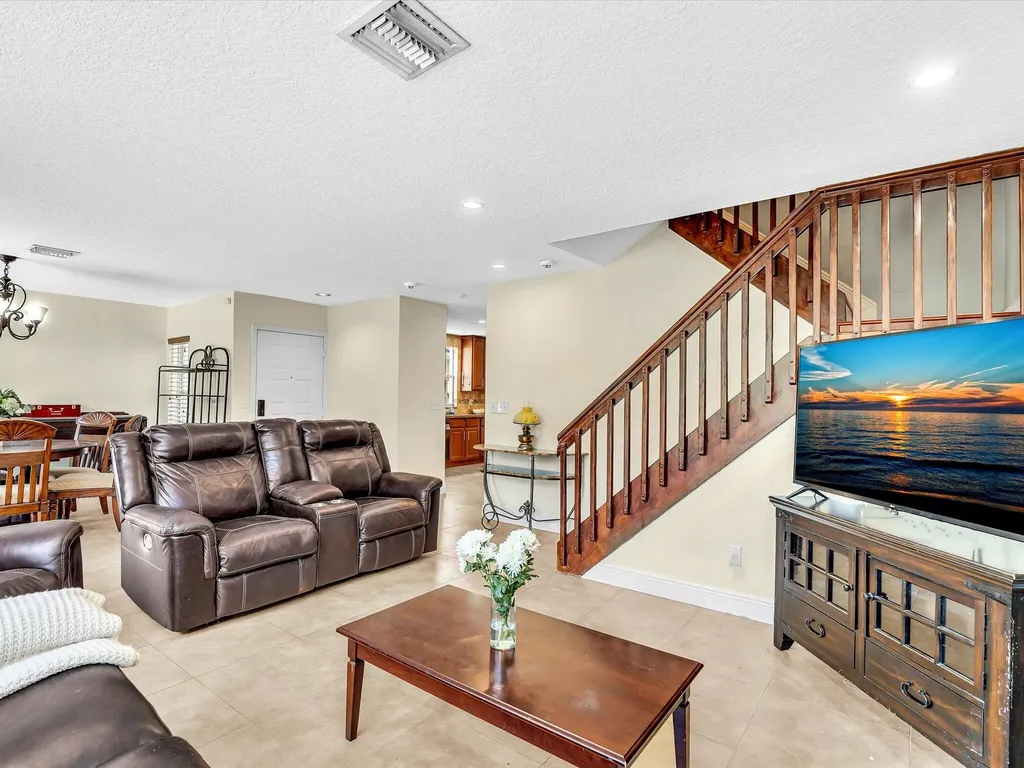10909 NW 46th Drive Coral Springs FL 33076