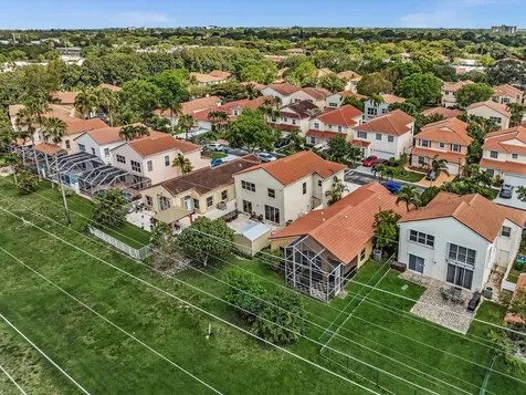 10909 NW 46th Drive Coral Springs FL 33076