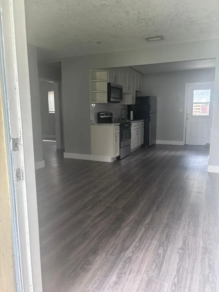 6760 Park Street Hollywood FL 33024