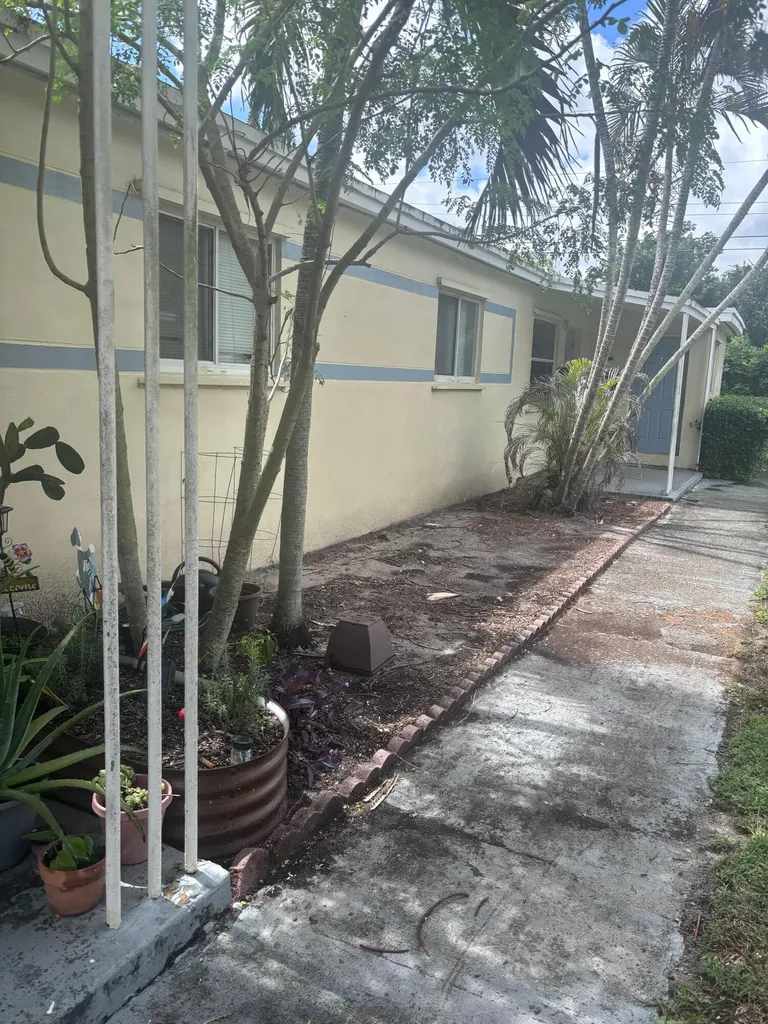 6760 Park Street Hollywood FL 33024