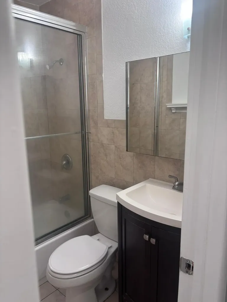 6760 Park Street Hollywood FL 33024
