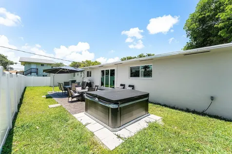 214 SE 5th Street Dania Beach FL 33004