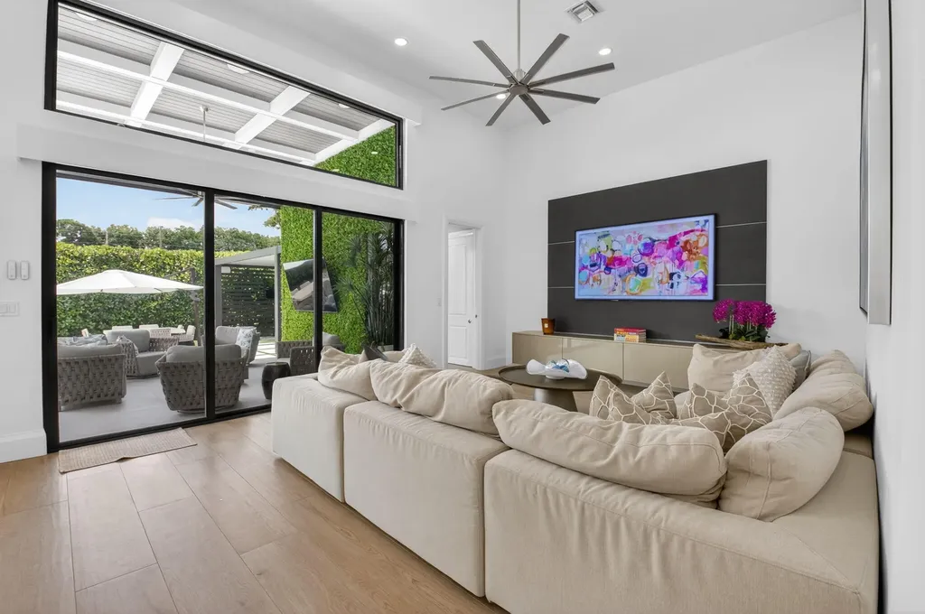 3954 NW 52nd Street Boca Raton FL 33496