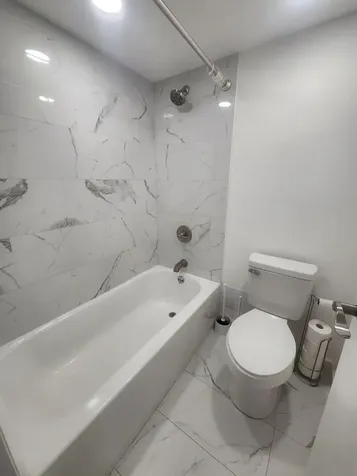 3301 N Country Club Miami FL 33180