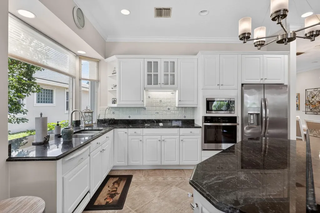 7982 SE Hempstead Circle Hobe Sound FL 33455
