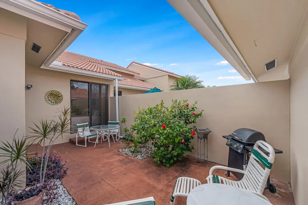 135 Old Meadow Way Palm Beach Gardens FL 33418
