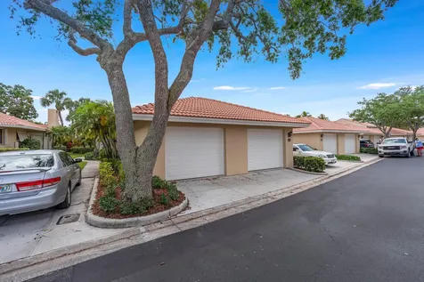 135 Old Meadow Way Palm Beach Gardens FL 33418