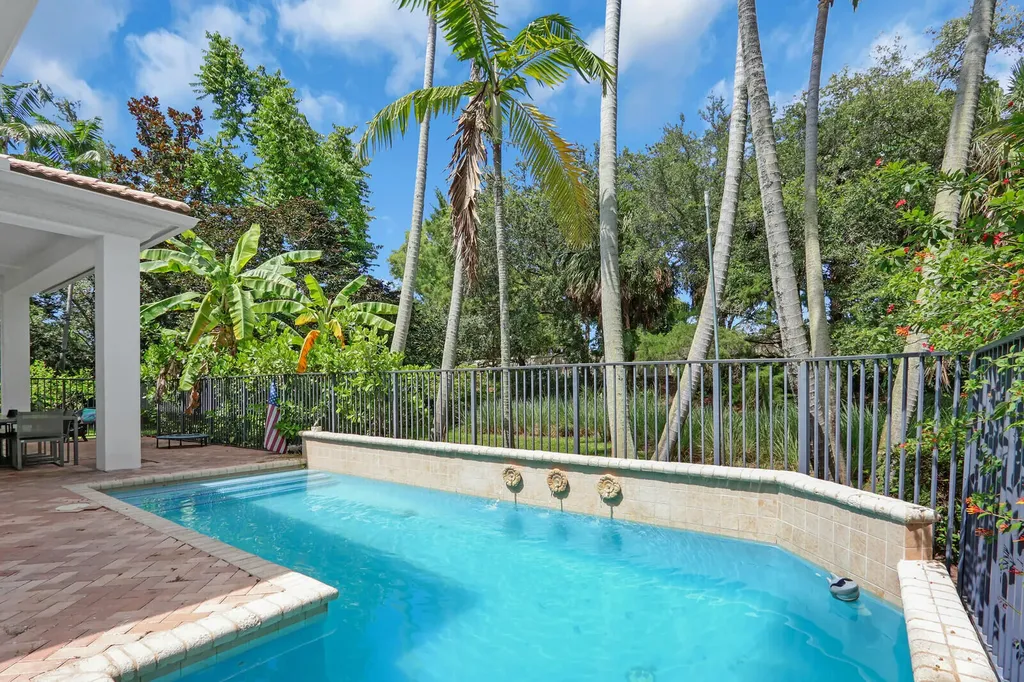 1726 Nature Court Palm Beach Gardens FL 33410