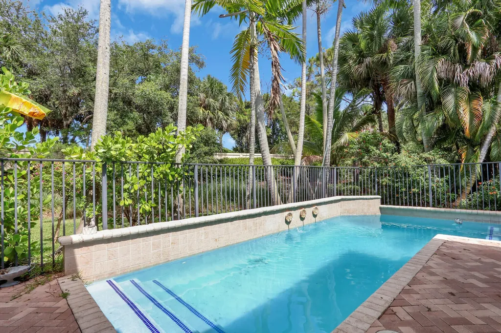 1726 Nature Court Palm Beach Gardens FL 33410
