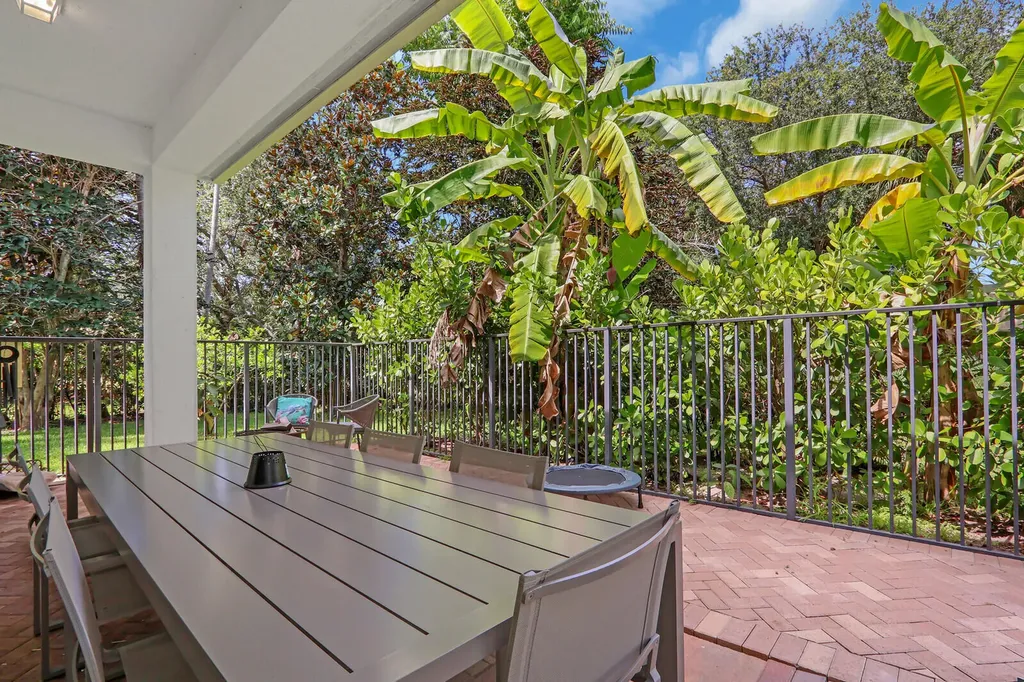 1726 Nature Court Palm Beach Gardens FL 33410