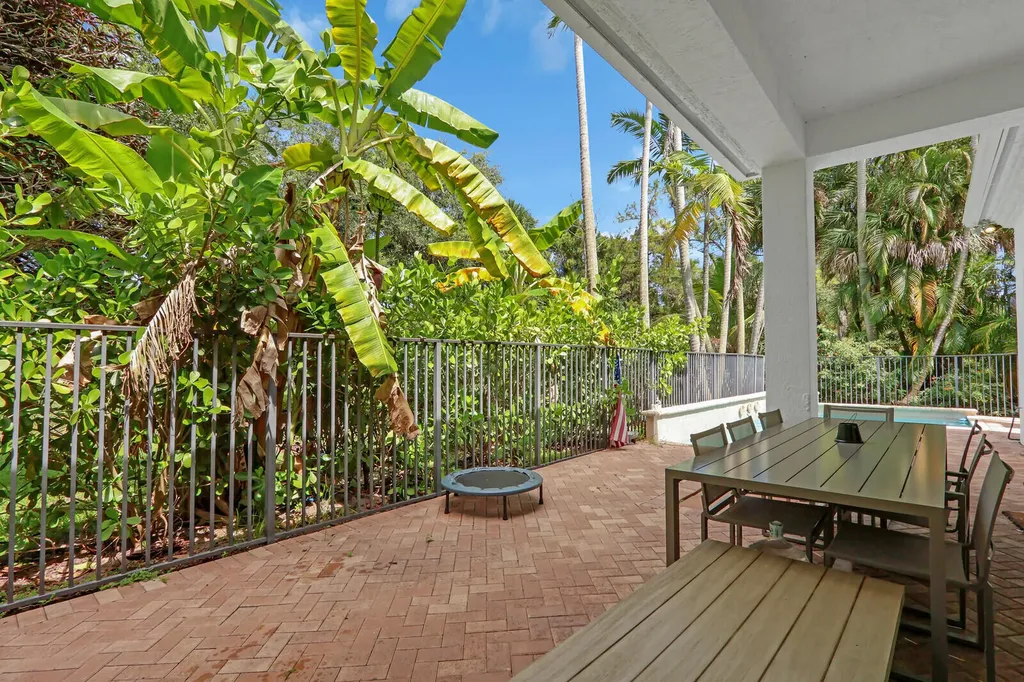 1726 Nature Court Palm Beach Gardens FL 33410