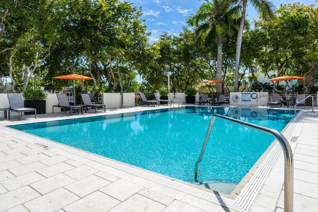 340 Sunset Drive Fort Lauderdale FL 33301