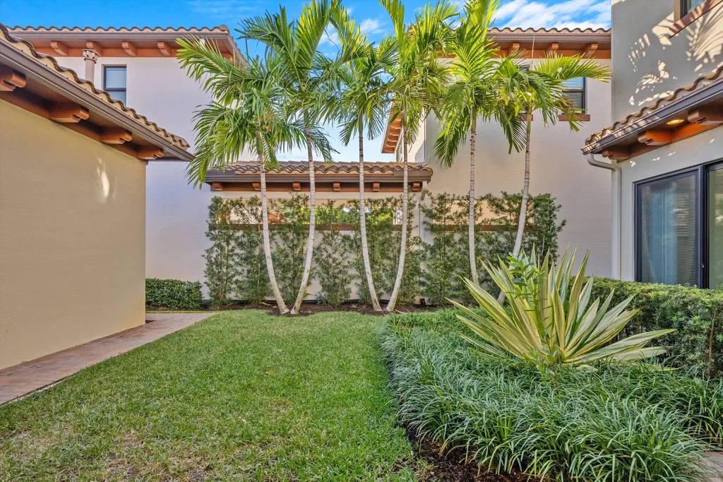 6020 Curie Place Palm Beach Gardens FL 33418
